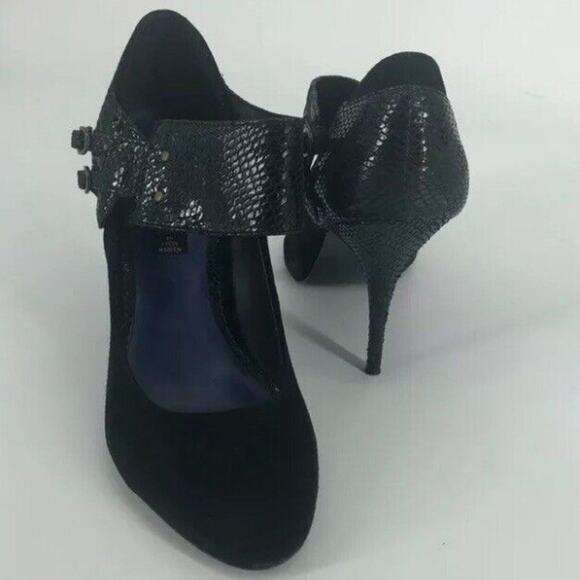 Steve by Steve Madden black heels. Suede And Snakeskin. Size 8 - Picture 4 of 7